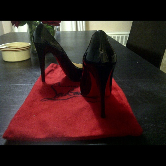 Christian Louboutin pumps **sold on ebay** - Picture 2 of 4
