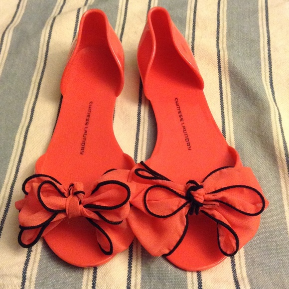 Hot pink sandals with FROUNT bows very cute FIRM!
