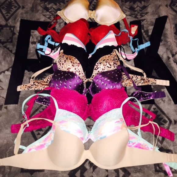 🚫TRADED🚫 Bundle of Bras 👙