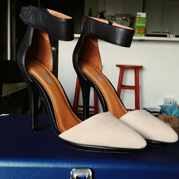 *on hold* for @lexiex3