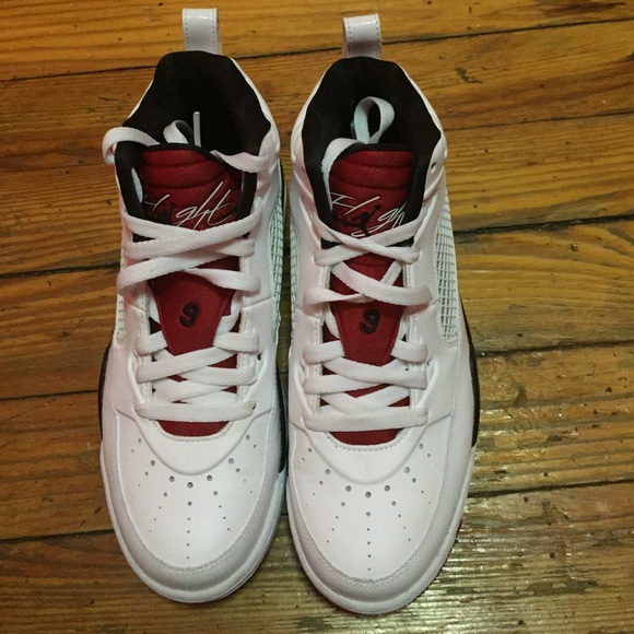 Flight Jordan - Picture 2 of 4