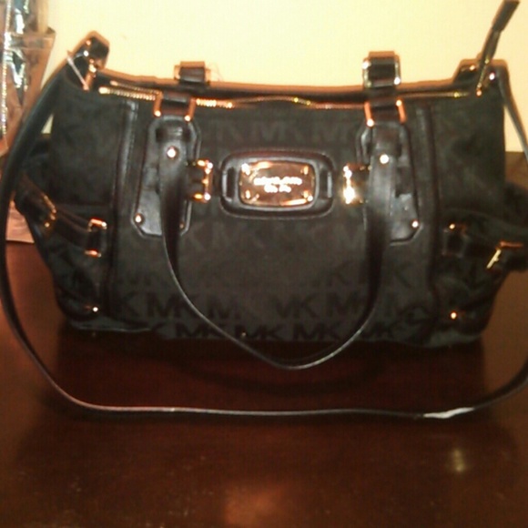 *sold* Authentic Mk Gansevoort Satchel large
