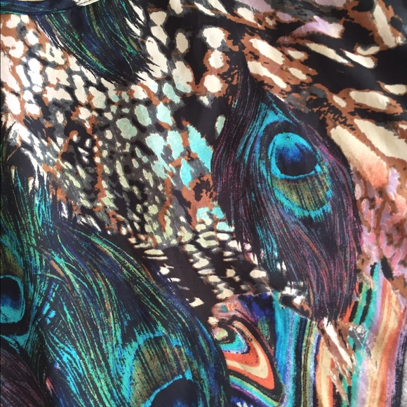 🔴Sold🔴 Peacock Pattern Top - Picture 2 of 3