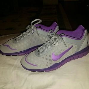 Like New NIKE Free TR, worn less than 3 times 8.5