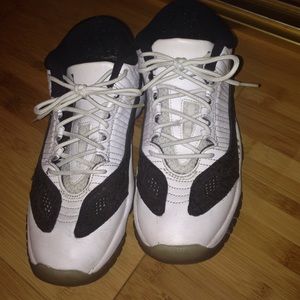 Jordan 11 low ie