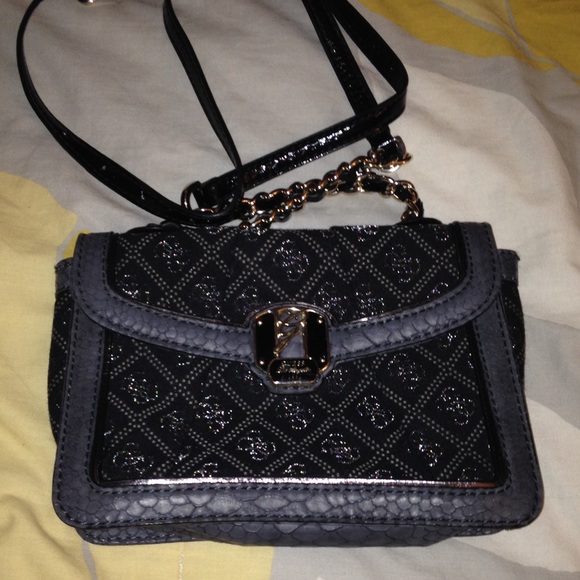 Guess cross body