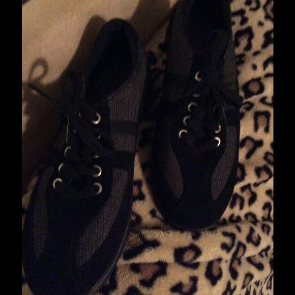 Black canvas & leather Keds