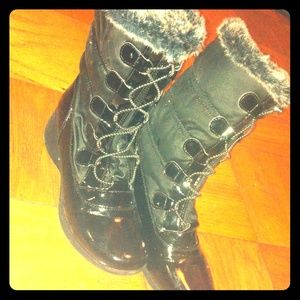 Totes fur lined snow boots!