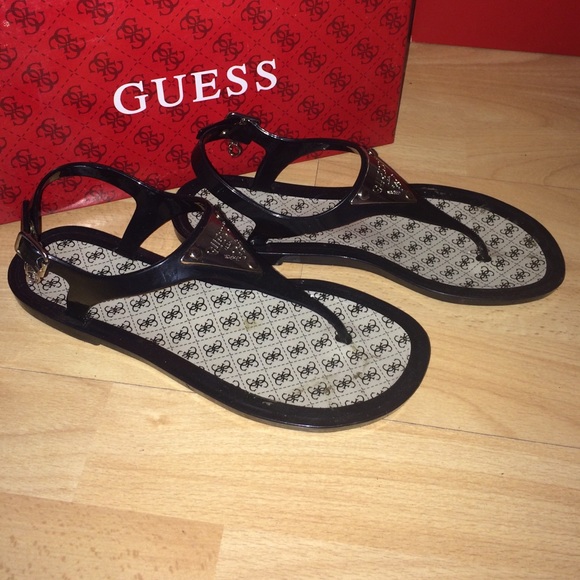 Guess "gwNABELA" sandal