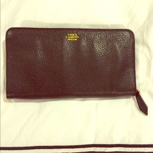 Vince Camuto black leather wallet