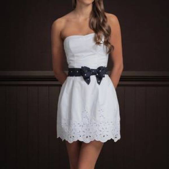 Strapless bow dress eyelet bottom - Picture 1 of 2