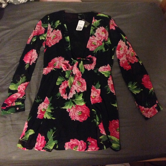 Forever 21 Dresses & Skirts - Floral Dress