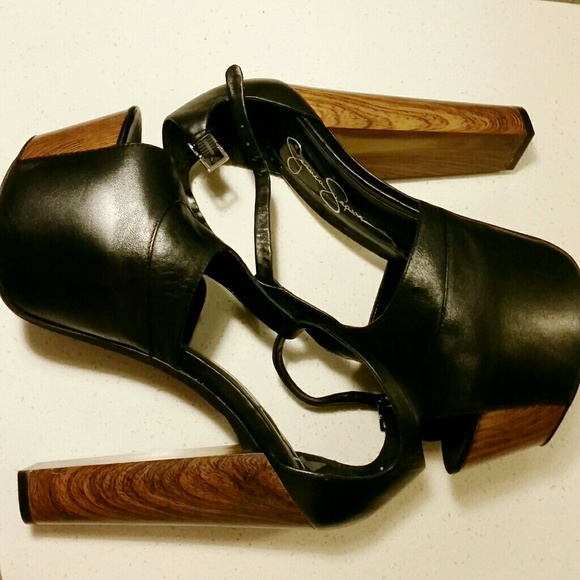 Jessica Simpson Dany platforms size 7