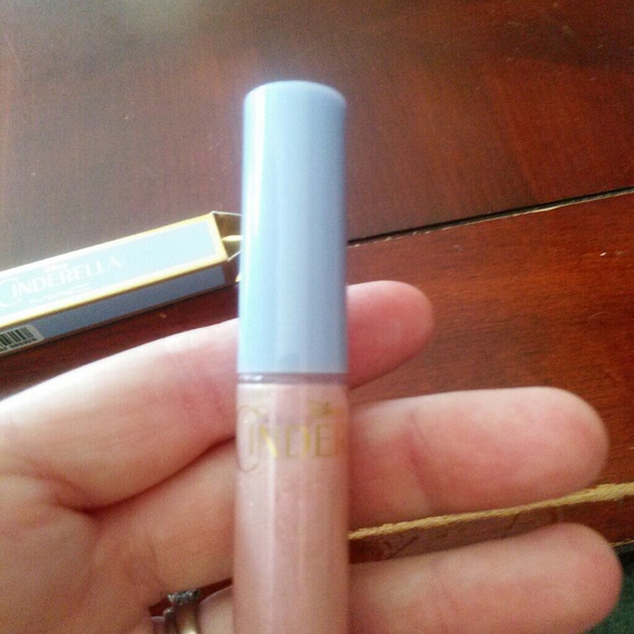 MAC cinderella lipgloss on HOLD