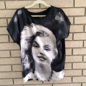 Marilyn Monroe long top