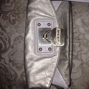 Guess Clutch
