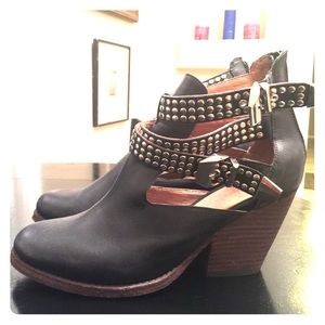 Jeffrey Campbell Watson Booties Black Size 9W