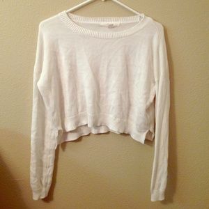 White crop top sweater