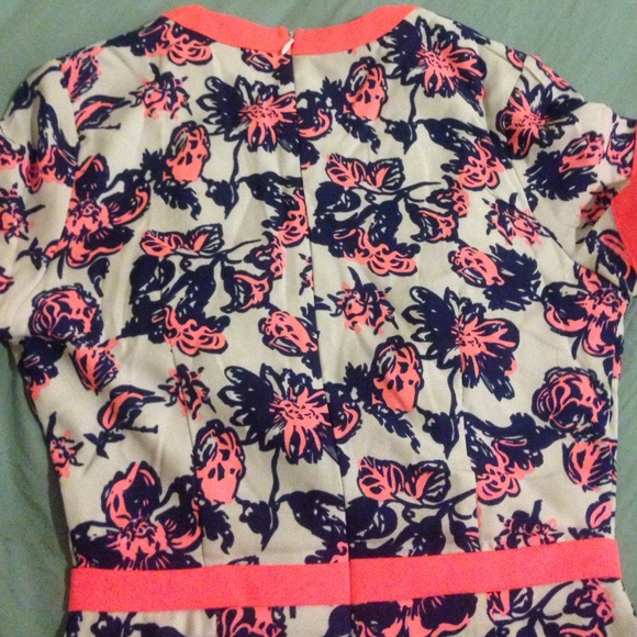 Reduced!! Sexy flirty floral romper πΊπΈπ· - Picture 2 of 3