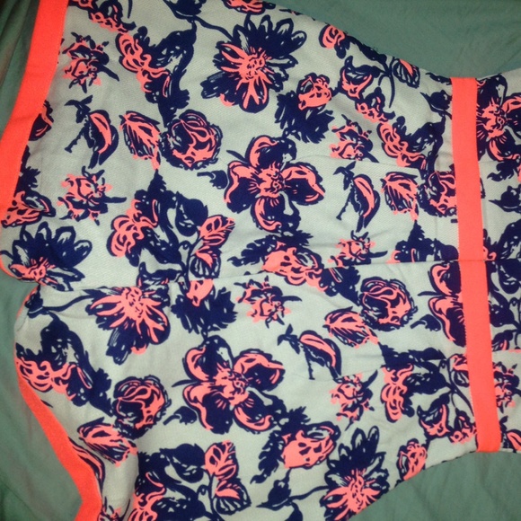 Reduced!! Sexy flirty floral romper πΊπΈπ· - Picture 3 of 3