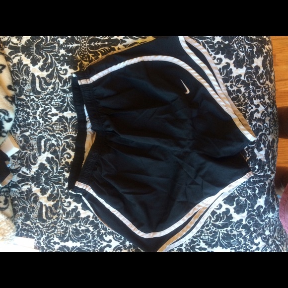 Black Nike shorts