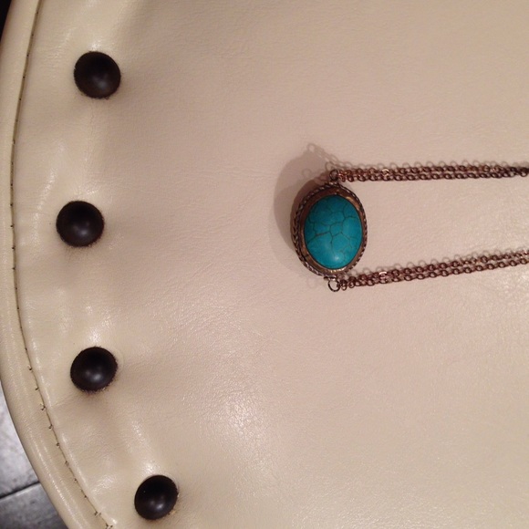 Authentic Vanessa Mooney double roll necklace!!