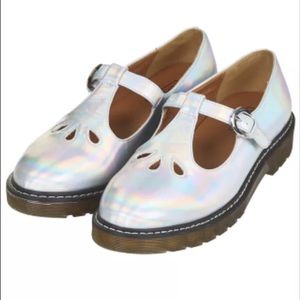 🎉ISO 🎉LOOKING FOR GRACIE HOLOGRAPHIC MARY JANES