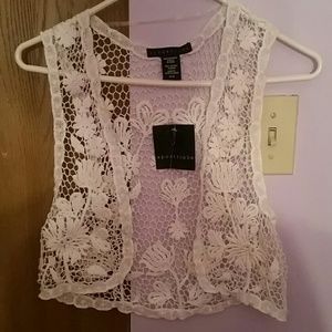 LACE VEST