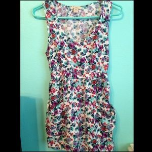 Cute floral summer dress!