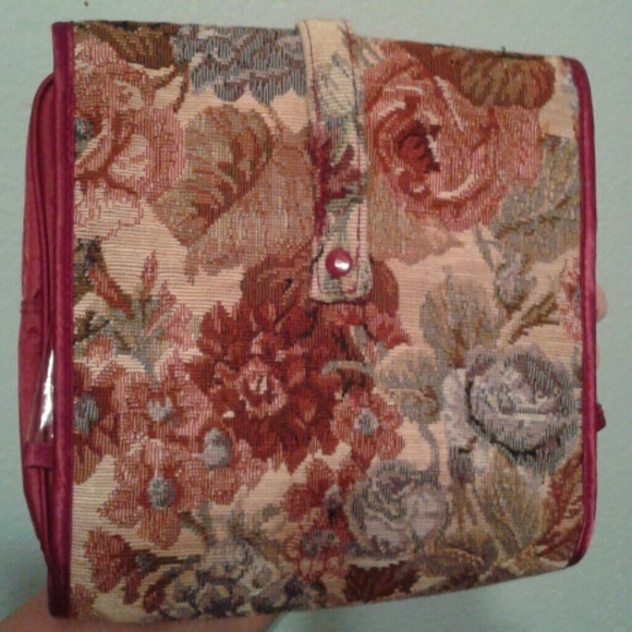 TRAVEL FOLDER - Picture 4 of 4