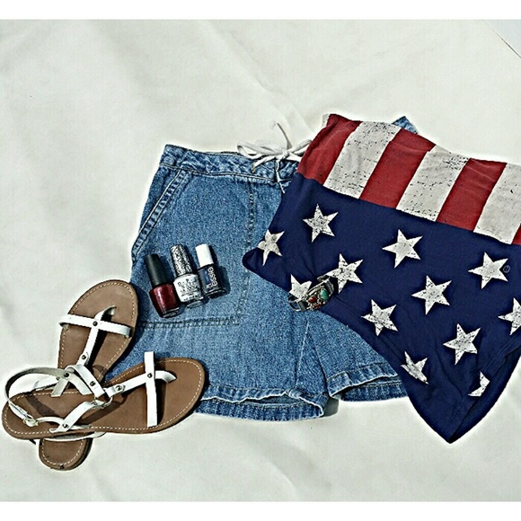 Old Navy Tie Waist Denim Shorts - Picture 2 of 4