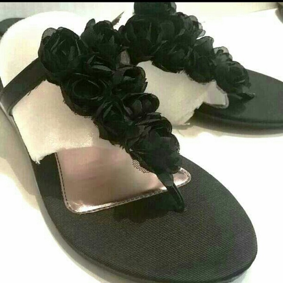 vera wang flip flops