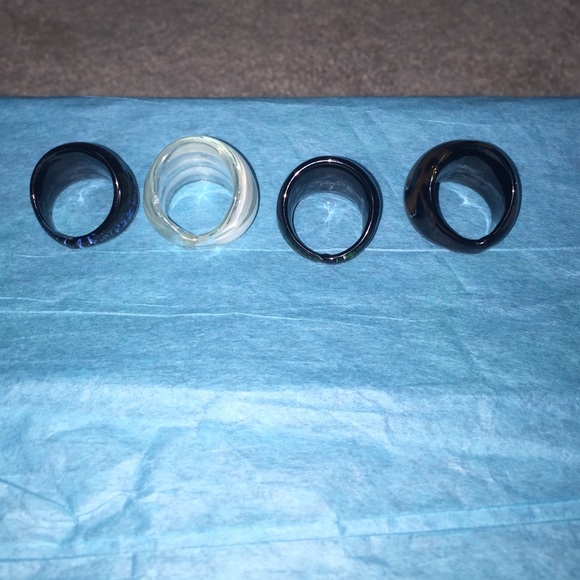 4 Glass Bauble Rings - Picture 2 of 3