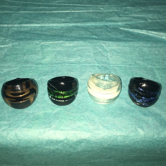 4 Glass Bauble Rings - Picture 3 of 3