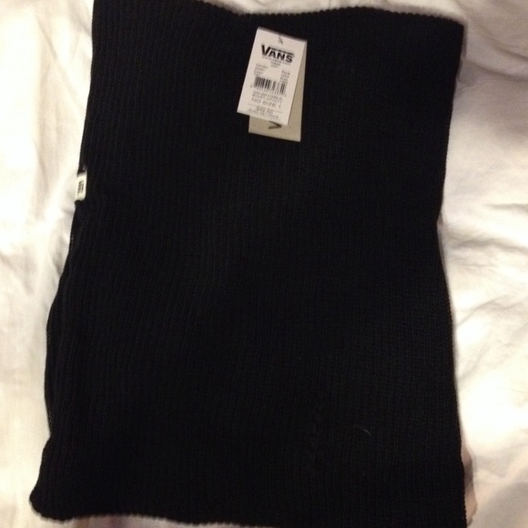Black Vans scarf