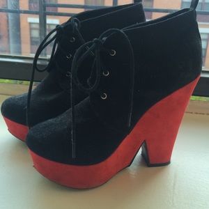 Black and red 5in platform heels.