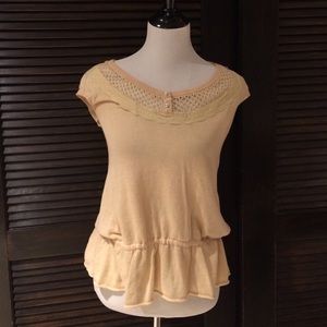 Cream Knit Short-Sleeved Blouse w/open Lace Neck