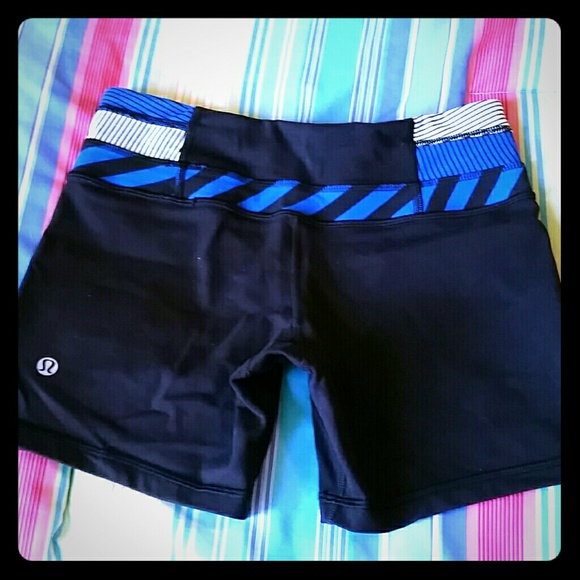 Lululemon groove shorts size 4 BUYER PICKS PRICE
