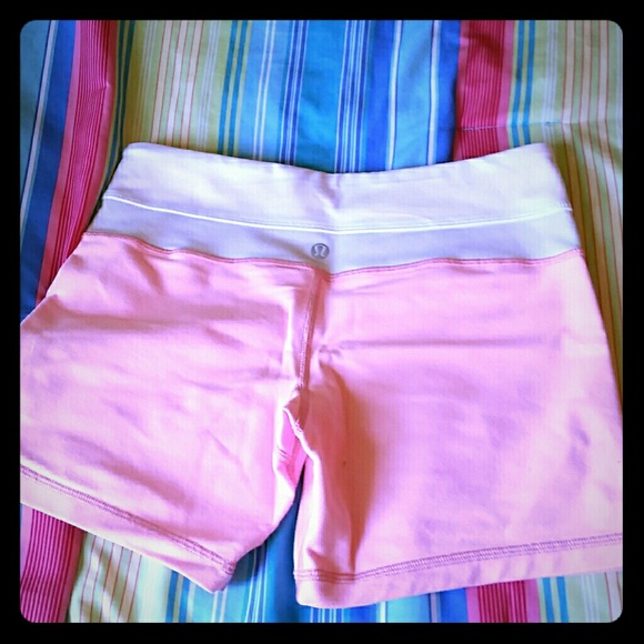 Lululemon groove shorts size 4 BUYER PICKS PRICE