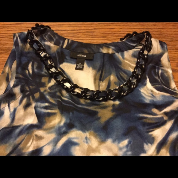 Alfani Tunic Top size 14 with Pretty Neckline New!