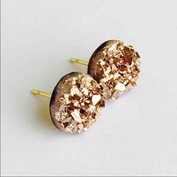 Stone Crystal Earring Studs💕 - Picture 2 of 2