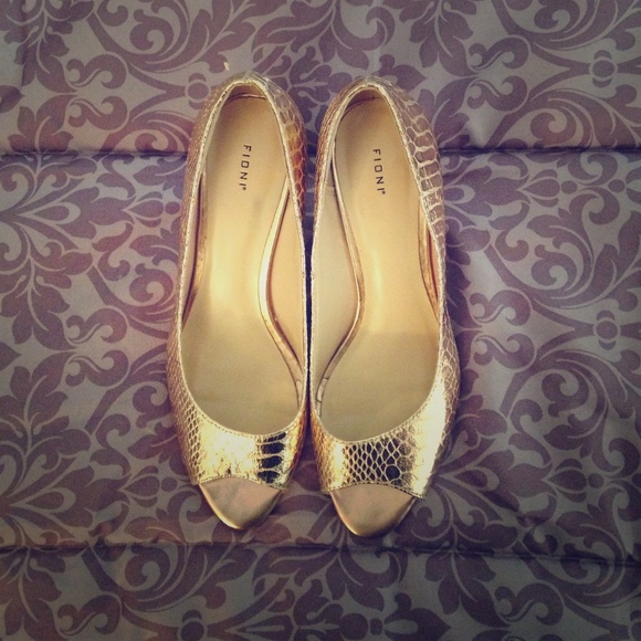 Rose gold peep toes