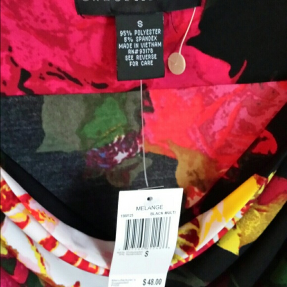 🌸Sold🌸NWT-short sleeve drape neck rose print top - Picture 3 of 3