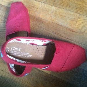 Red TOMS