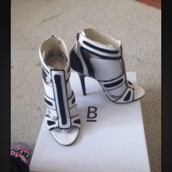 Brand new bakers lenna high heels size 5 1/2