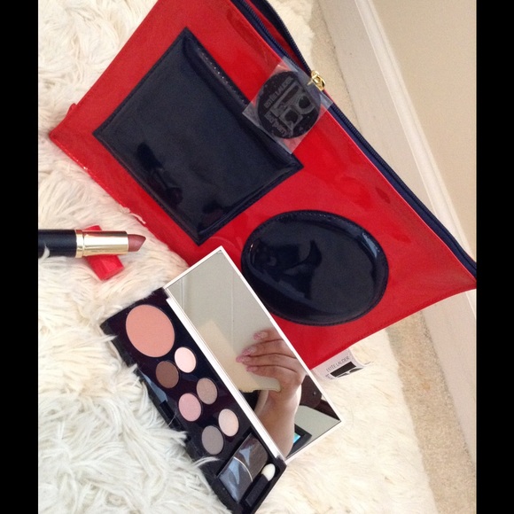 Estée Lauder cosmetics purse
