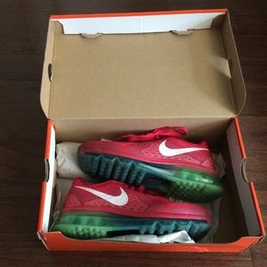 2014 Nike Air max running Sneakers - worn twice!