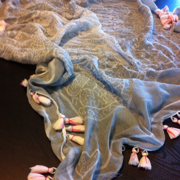 Scarf - Picture 2 of 2