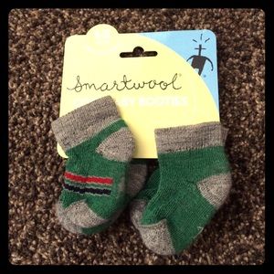 Smart wool coZy baby booties