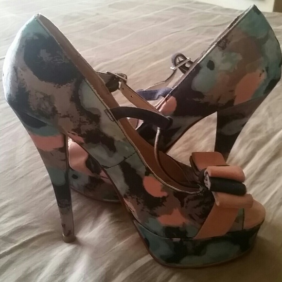 Heels - Picture 2 of 2